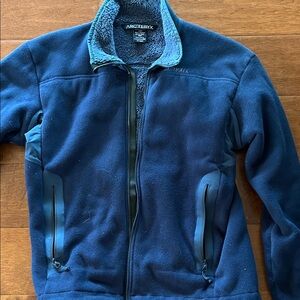 Arc'teryx Men’s Medium Navy Fleece Jacket